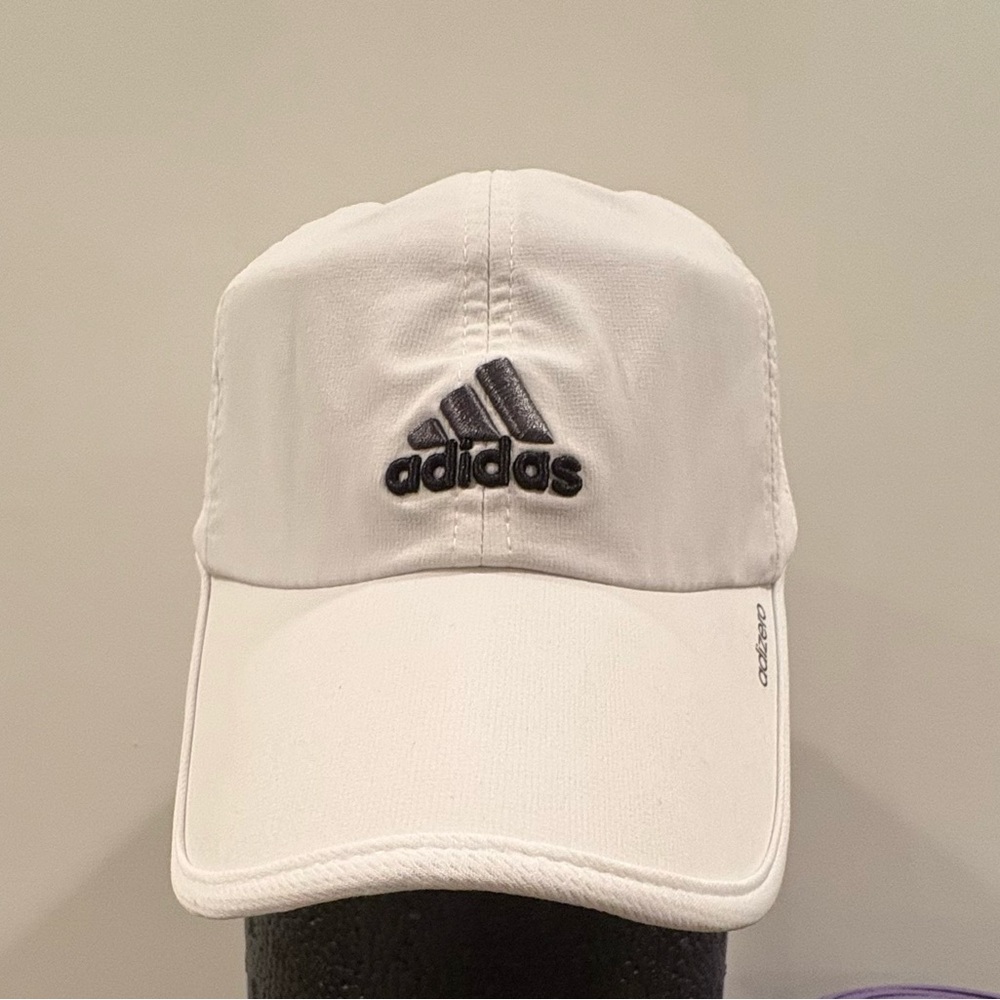 Women’s Adidas White Performance Hat - One Size Fits All - LIKE NEW!